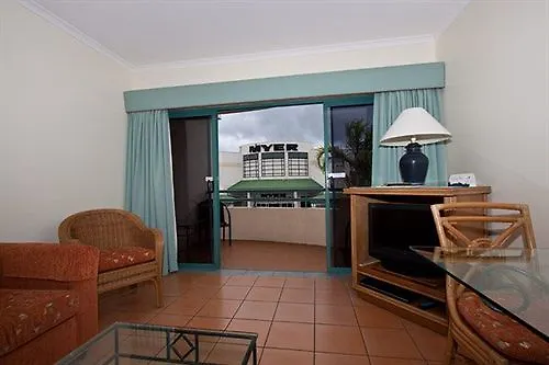 Mid City Luxury Suites Cairns Aparthotel